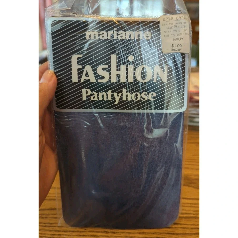 New Vintage Marianne Fashion Pantyhose Navy Blue‎ Size B 5'4-5'10 / 120-150lbs